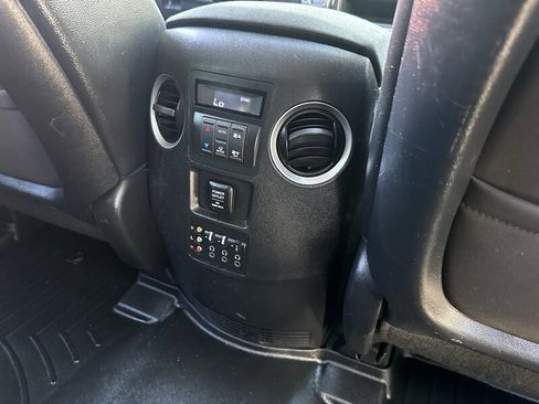 Used 2015 Honda Pilot Touring image 34