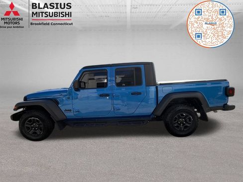 Used 2024 Jeep Gladiator Sport AWD/4WD image 16