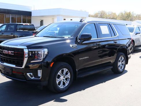 Used 2023 GMC Yukon SLE image 4