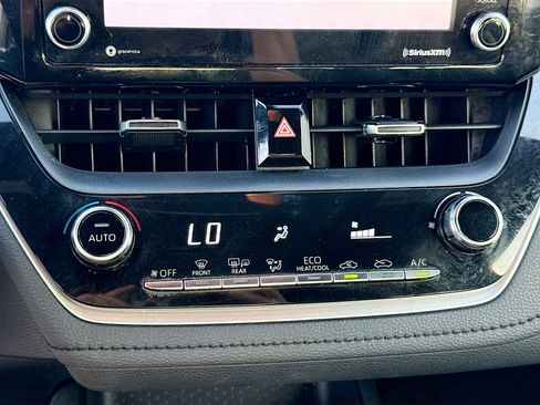 Used 2021 Toyota Corolla SE image 30