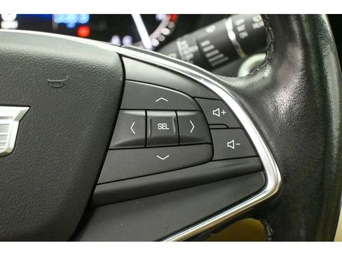 Used 2018 Cadillac XT5 Luxury w/ Driver Awareness Package FWD image 39