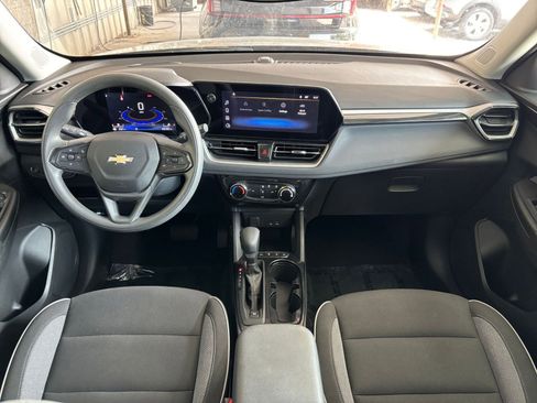 Used 2025 Chevrolet TrailBlazer LT image 32