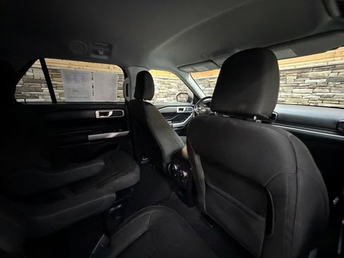 Used 2021 Ford Explorer XLT AWD/4WD image 31