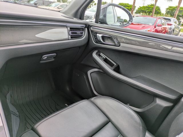 Used 2023 Porsche Macan AWD/4WD image 14