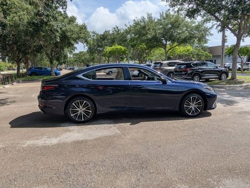 Used 2025 Lexus ES 350 w/ Premium Package FWD image 4