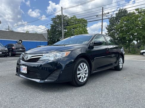 Used 2014 Toyota Camry LE FWD image 1