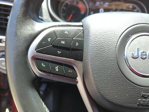 Used 2019 Jeep Cherokee Latitude Plus w/ Comfort/Convenience Group AWD/4WD image 12