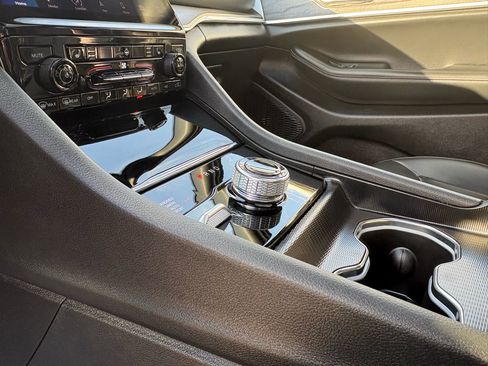 Used 2024 Jeep Grand Cherokee L Limited image 41