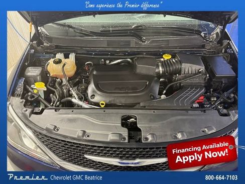 Used 2020 Chrysler Pacifica Touring-L FWD image 10