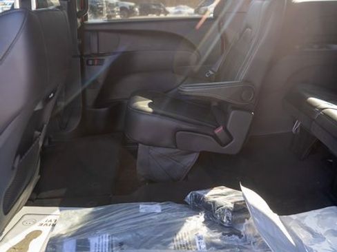 New 2026 Chrysler Pacifica Select image 11