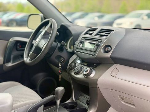 Used 2012 Toyota RAV4 FWD w/ Upgrade Value Pkg image 16