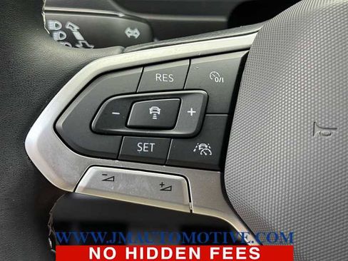 Used 2024 Volkswagen Tiguan S image 40