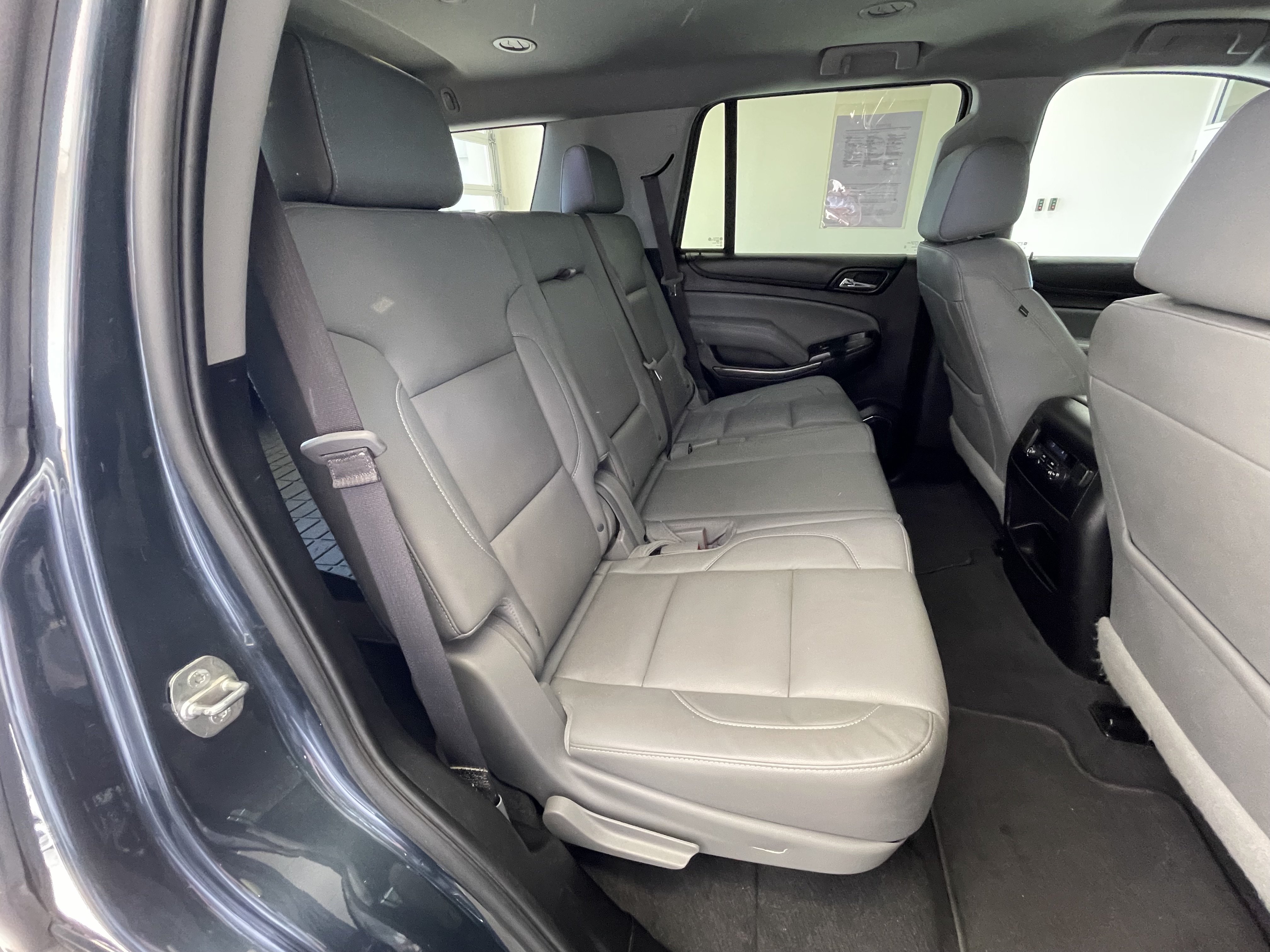 Used 2020 Chevrolet Tahoe LT w/ Luxury Package AWD/4WD image 16