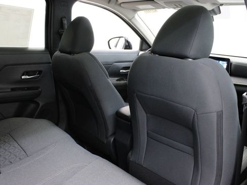 New 2026 Nissan Kicks SV w/ SV Premium Package FWD image 17