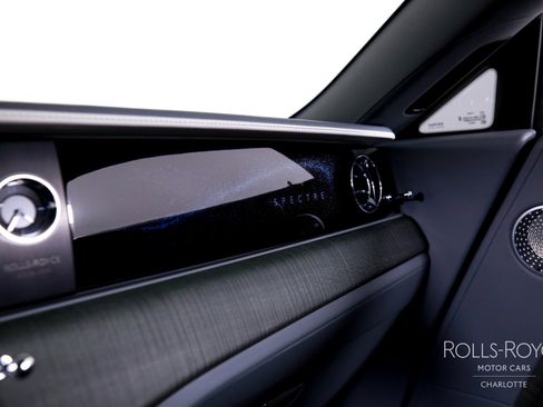 Used 2024 Rolls-Royce Spectre w/ Spectre Launch Package image 25