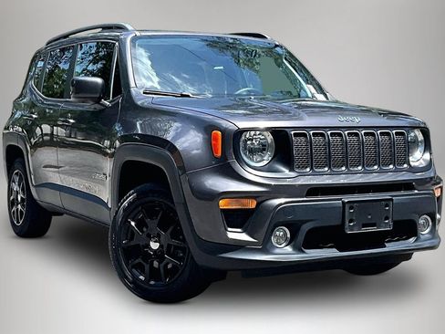Used 2019 Jeep Renegade Latitude w/ Cold Weather Group AWD/4WD image 2