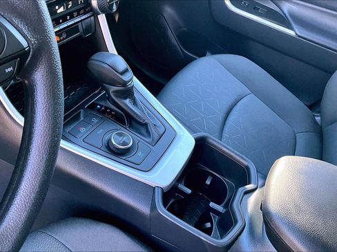 Used 2025 Toyota RAV4 XLE image 16