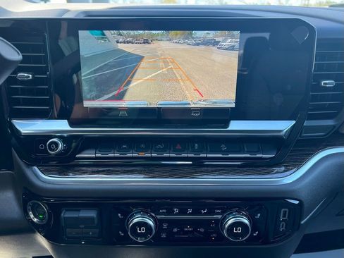 New 2026 GMC Sierra 1500 SLE image 17