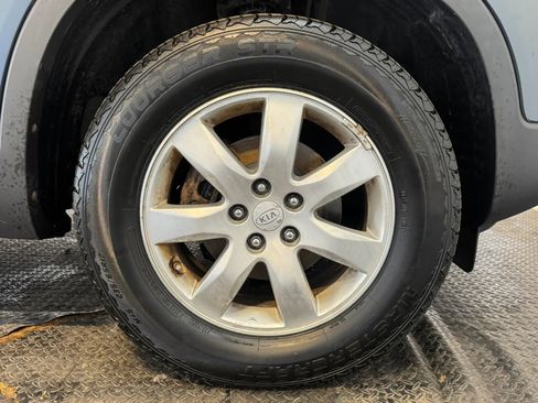 Used 2011 Kia Sorento 2WD image 32