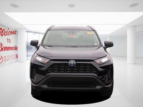 Certified 2022 Toyota RAV4 LE AWD/4WD image 4