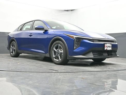 Used 2025 Kia K4 LXS image 46