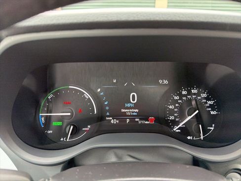 Used 2025 Toyota Sienna XLE image 19