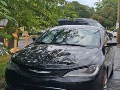 Used 2016 Chrysler 200 S w/ Comfort Group FWD image 2