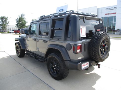 Used 2023 Jeep Wrangler Unlimited Sport AWD/4WD image 4