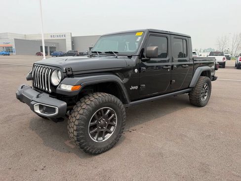 Used 2020 Jeep Gladiator Overland w/ Popular Equipment Package AWD/4WD image 1