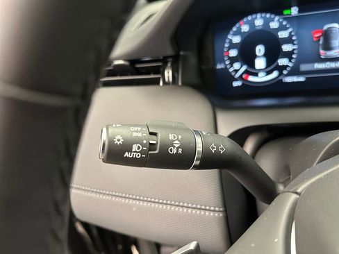 Used 2025 Land Rover Discovery Sport Dynamic SE image 10