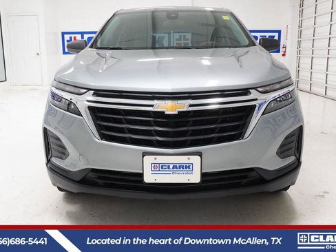 Used 2024 Chevrolet Equinox LS w/ Driver Confidence II Package FWD image 2