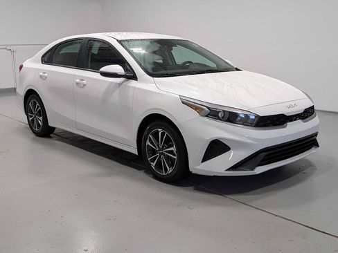 Used 2024 Kia Forte LXS w/ LXS Technology Package FWD image 6