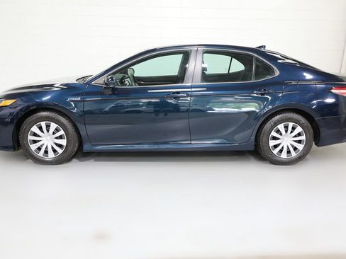 Used 2020 Toyota Camry LE FWD image 12