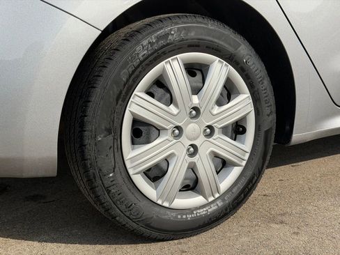 Used 2023 Kia Rio S image 27