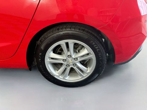 Used 2017 Chevrolet Cruze LT w/ Convenience Package FWD image 29