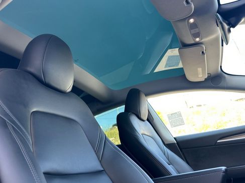 Used 2023 Tesla Model 3 Standard Range image 16