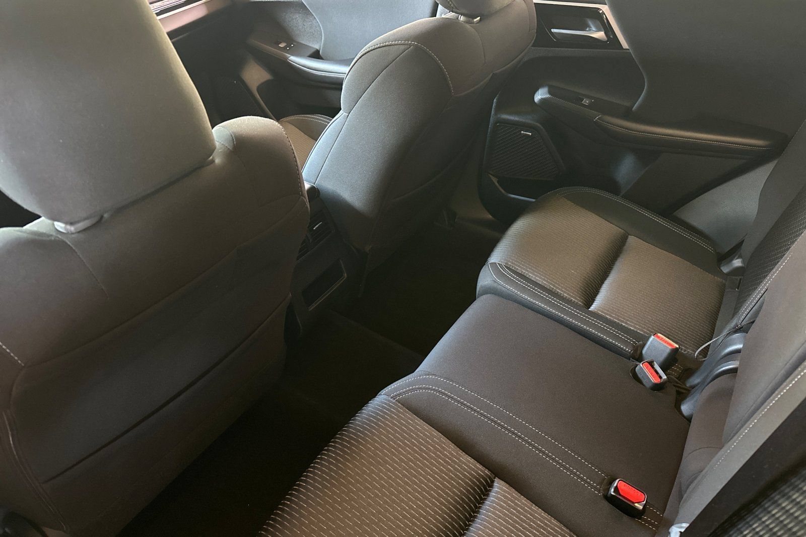 Used 2025 Mitsubishi Outlander ES AWD/4WD image 12