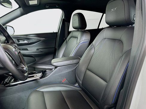 Used 2024 Buick Envista Sport Touring w/ Convenience I Package image 11