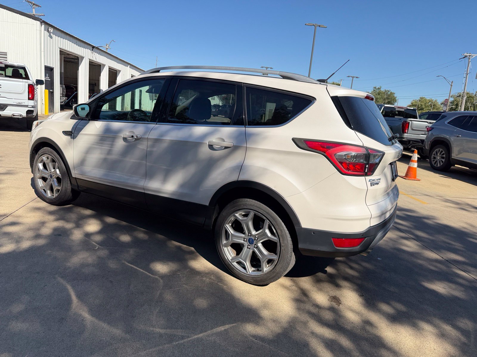Used 2017 Ford Escape Titanium w/ Equipment Group 301A FWD image 9