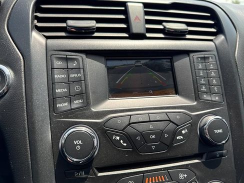 Used 2018 Ford Fusion SE w/ Equipment Group 601A FWD image 20