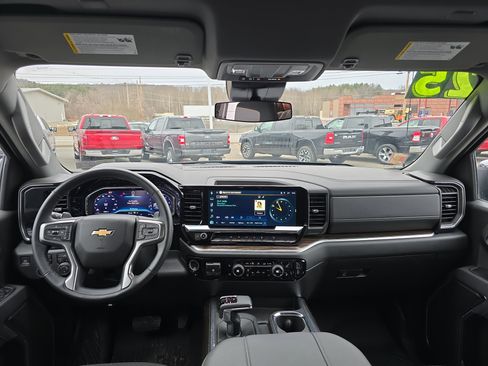 Used 2025 Chevrolet Silverado 1500 LT image 17