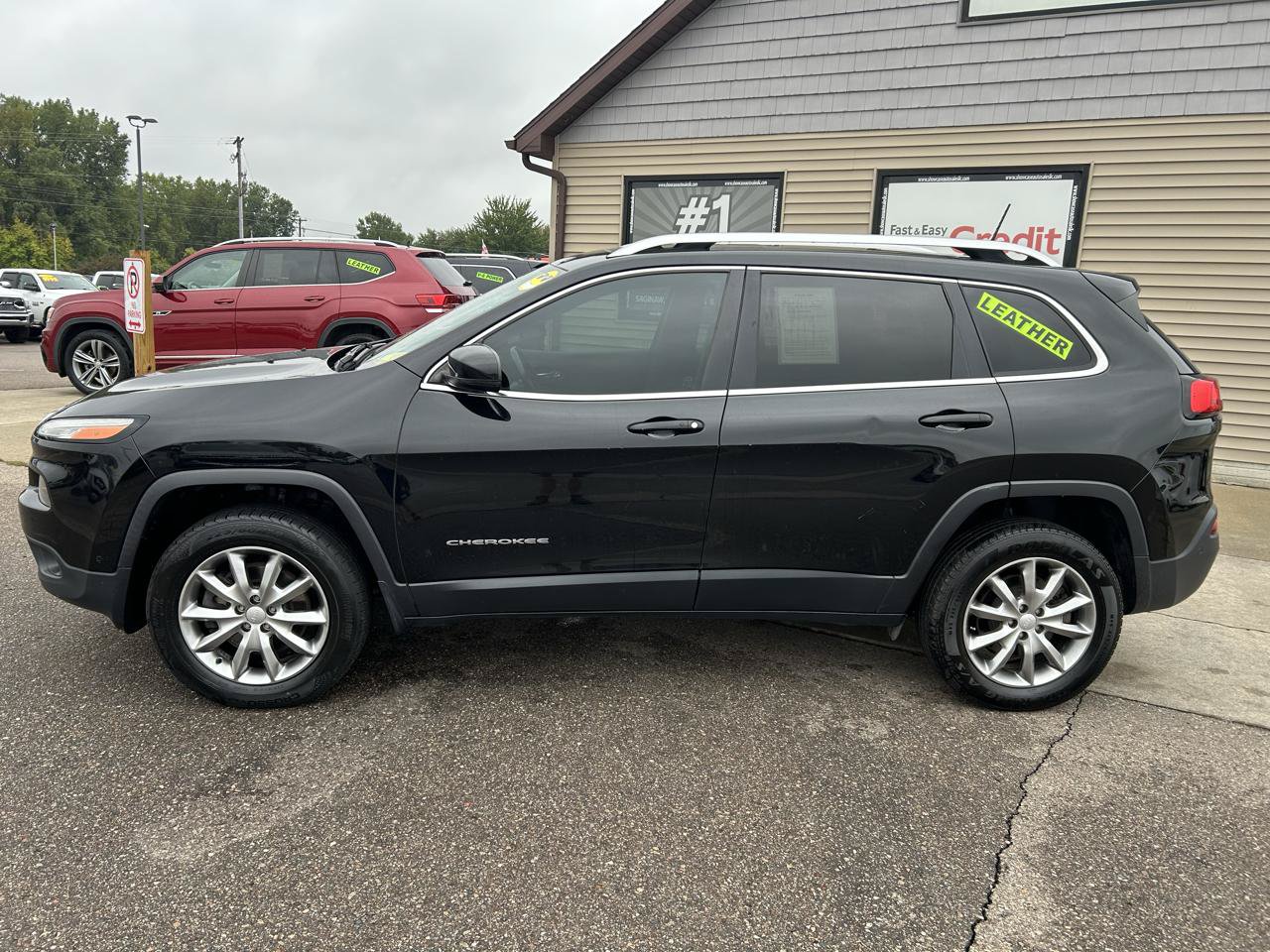 Used 2018 Jeep Cherokee Limited w/ Technology Group AWD/4WD image 8