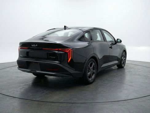 Used 2025 Kia K4 LXS image 9