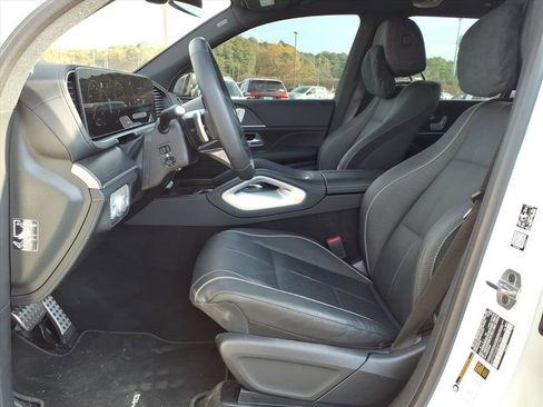 Used 2025 Mercedes-Benz GLS 580 GLS 580 4MATIC image 3