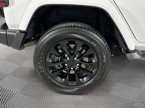 Used 2023 Jeep Wrangler Unlimited Sahara w/ Cold Weather Group AWD/4WD image 15