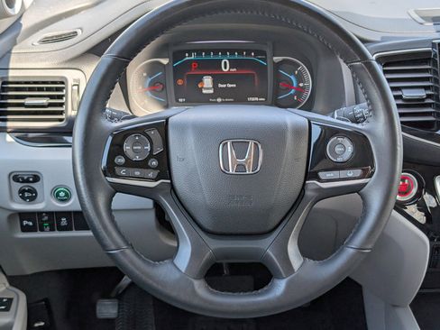 Used 2022 Honda Pilot Touring image 12