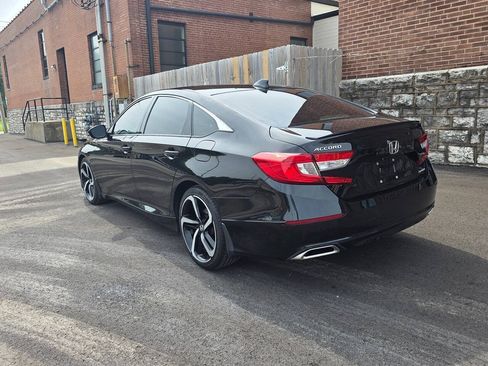 Used 2018 Honda Accord Sport image 9