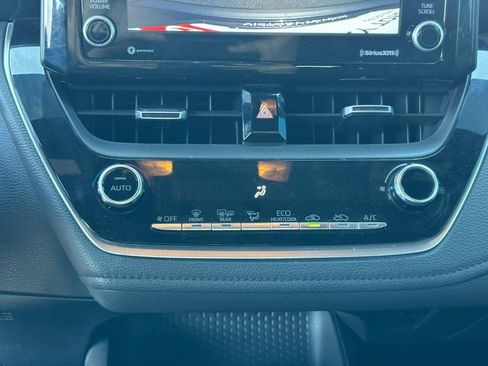 Used 2022 Toyota Corolla SE image 31