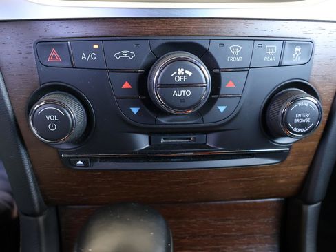 Used 2012 Chrysler 300 C Luxury Series RWD image 50