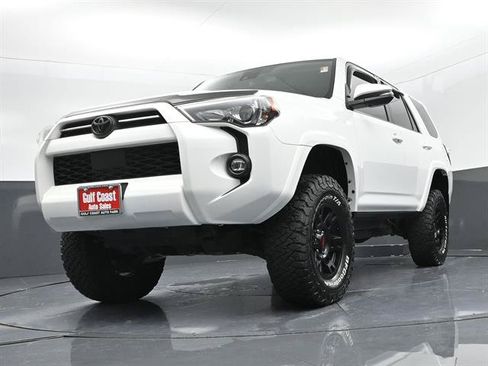 Certified 2024 Toyota 4Runner SR5 Premium w/ Moonroof Package AWD/4WD image 28